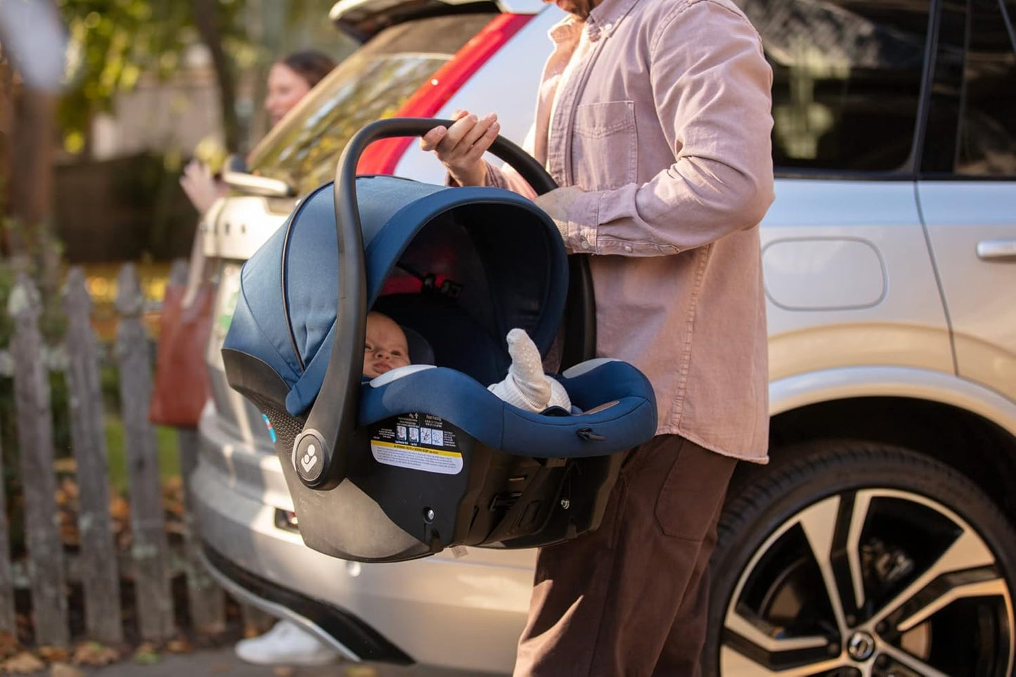 Maxi-Cosi Mico Luxe Infant Car Seat with Base, Rear Facing Car Seat for Babies, Baby Carseat 4-30 lbs, Baby Car Seats, Infant Car Seats, New Hope Tan
