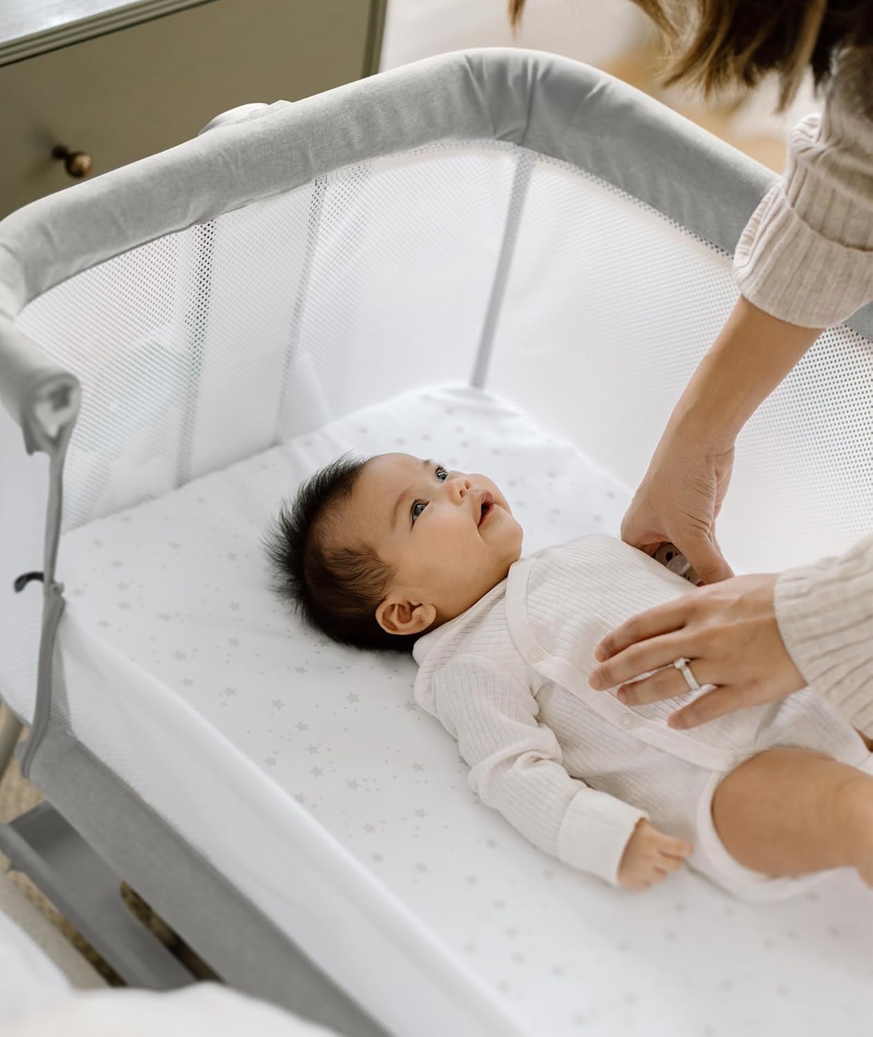 Fodoss Baby Bassinets Bedside Sleeper - 3-in-1 Baby Bassinet with Wheels, Soft Mattress, Storage Tray, Full-Mesh Sides, 7-Height Adjustable Crib for Newborns