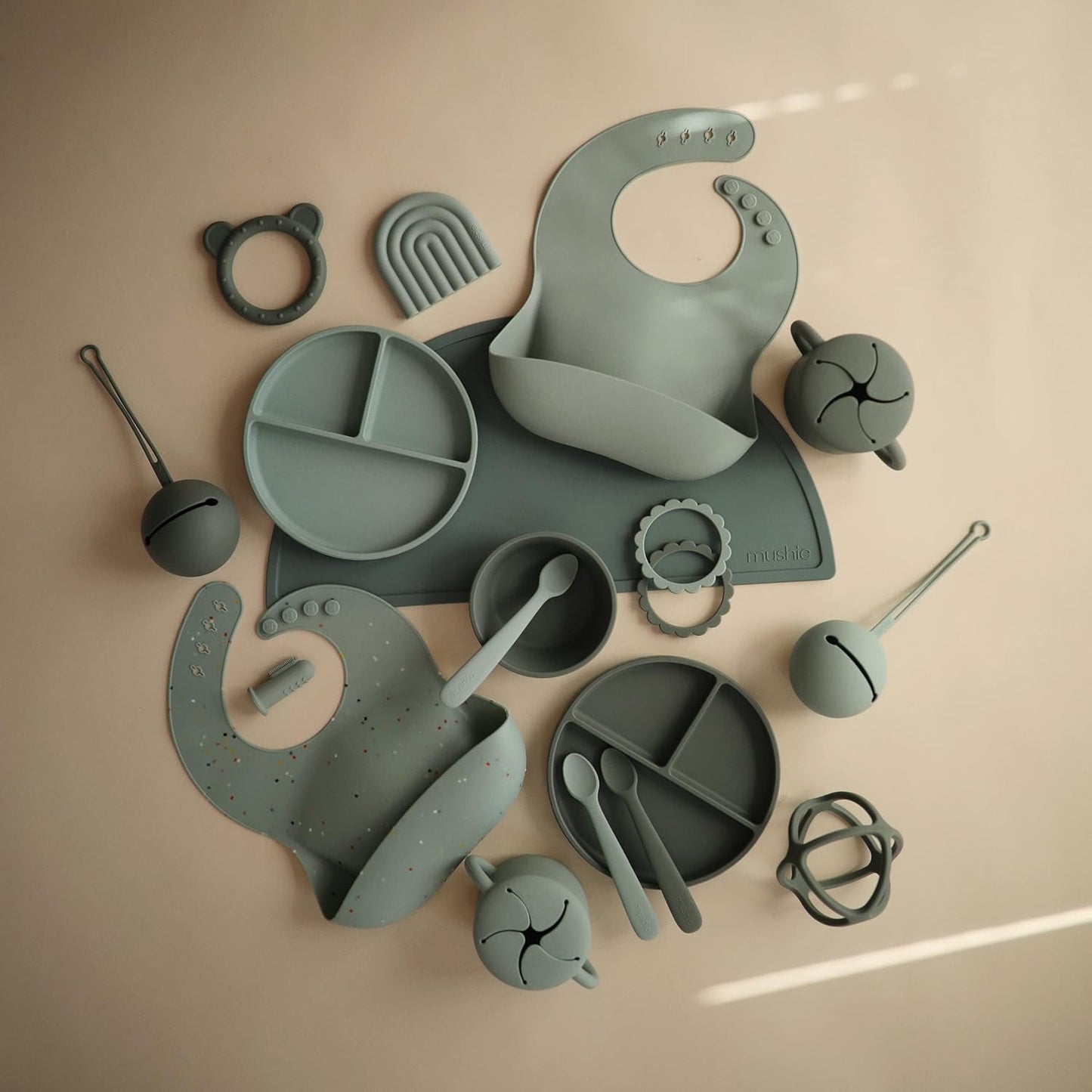 mushie Silicone Suction Plate | BPA-Free Non-Slip Design (Soft Lilac)