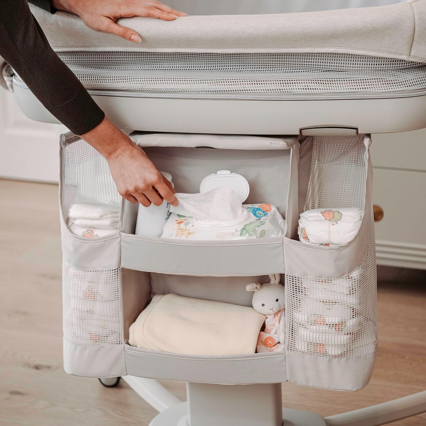 Chicco Close to You 3-in-1 Bassinet, Bedside Sleeper and Changing Table with Storage Organizer, Adjustable Height, Oat/Beige