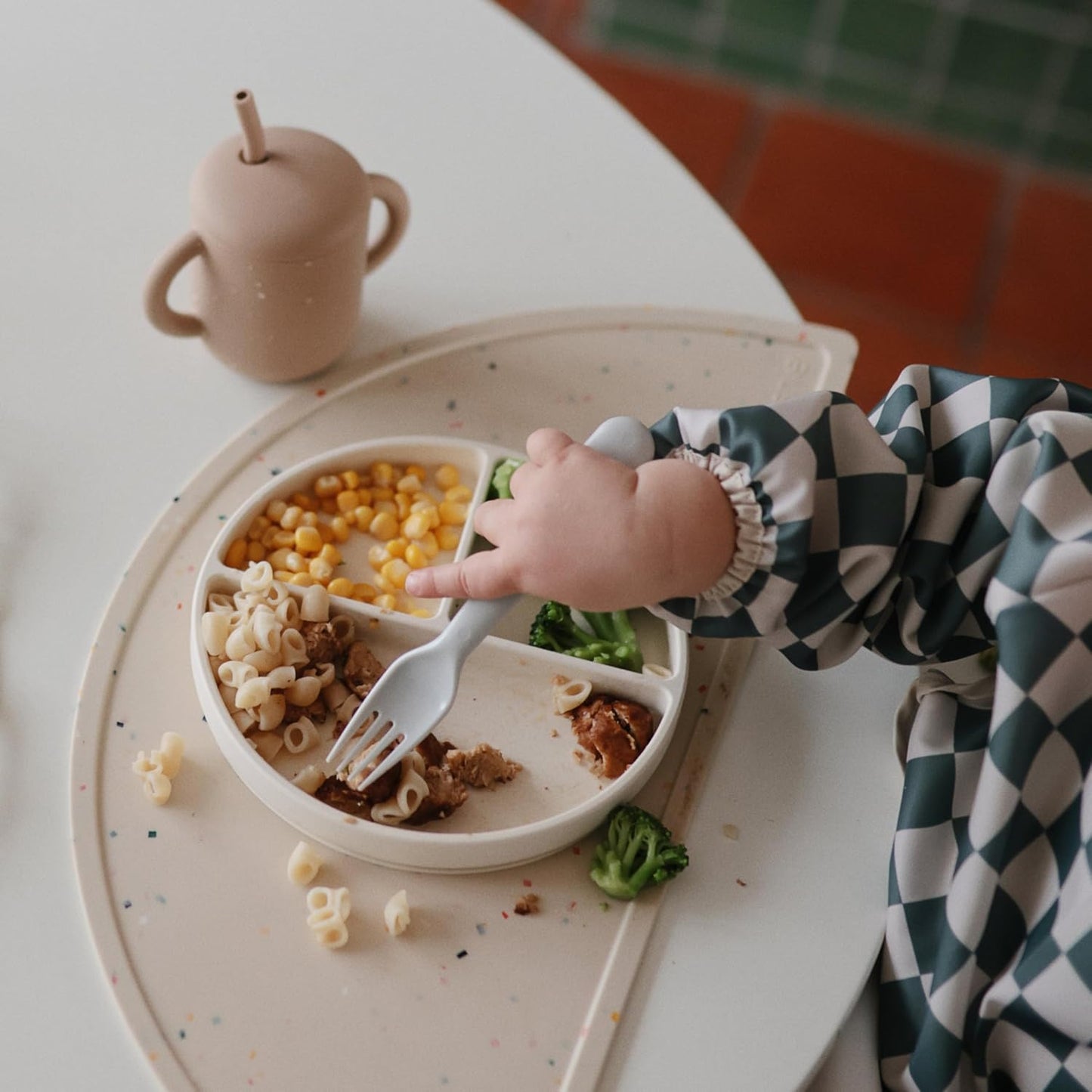 mushie Silicone Suction Plate | BPA-Free Non-Slip Design (Soft Lilac)