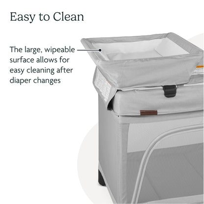 UPPAbaby Remi Changing Station/Wipeable Surface/Simple Attachment and Storage/Charlie (Sand Mélange)