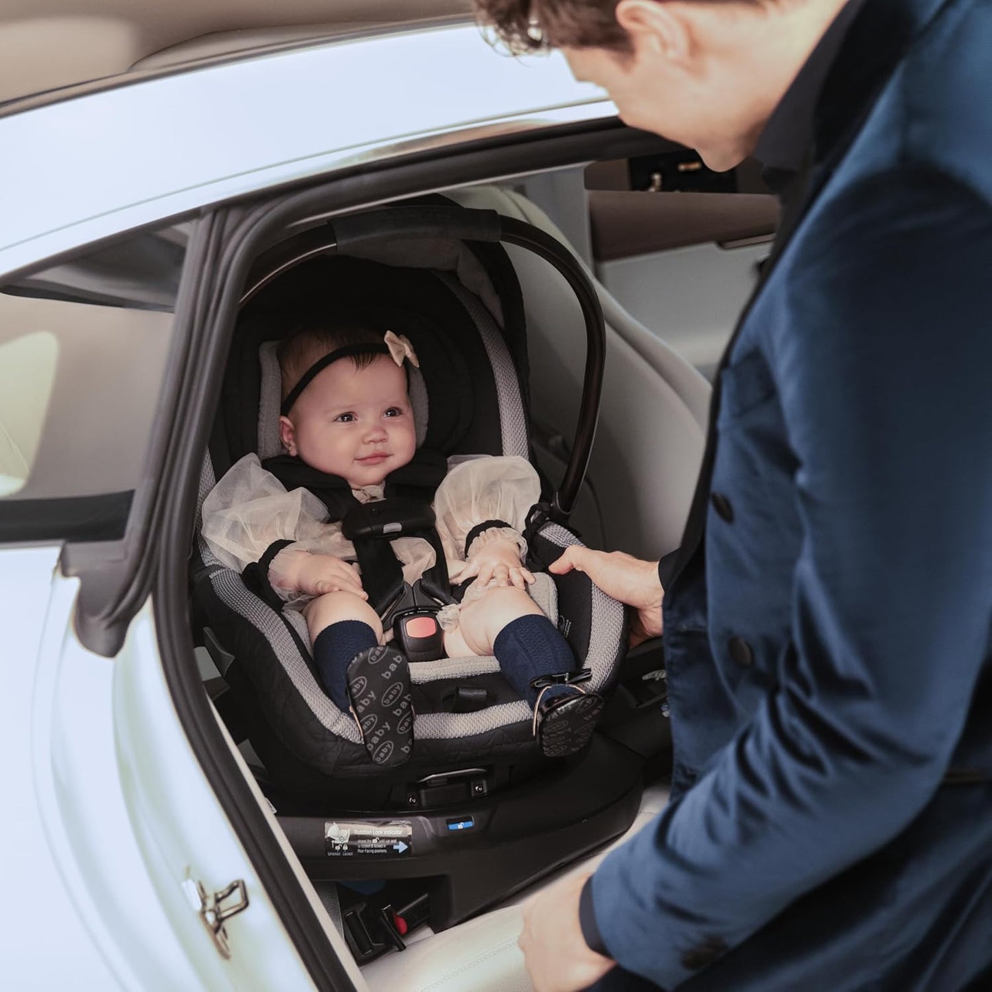 Maxi-Cosi Peri 180 Rotating Infant Car Seat, Baby Car Seat Rotating Carseat, Swivel Car Seat, Onyx Wonder
