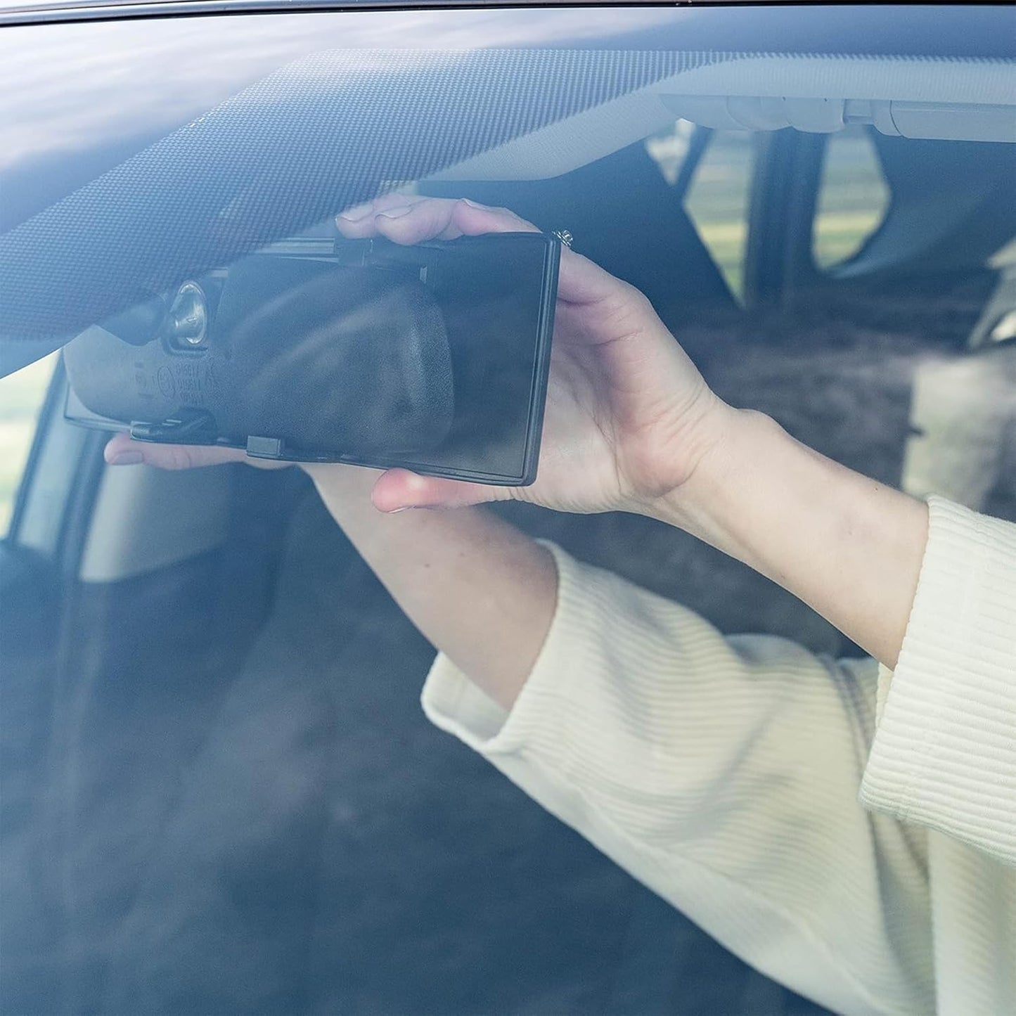 Verivue Universal Panoramic 12-Inch Rear View Mirror, Anti-Glare Wide Angle Car Mirror, Rearview Mirrors Accessory for Baby Rear-Facing, Tint flat Mirrors for Cars and SUVs.