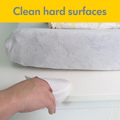 Medela Quick Clean Wipes for On-the-Go Cleaning of Breast Pumps, Accessories, and Various Surfaces, Plant-based, Resealable, 1 Pack of 30