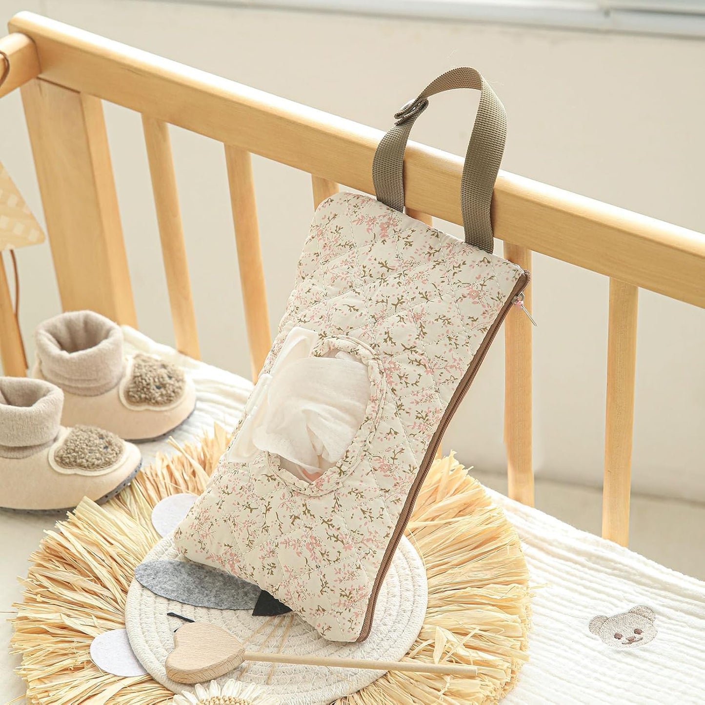 Quilted Baby Diaper and Wipes Pouch Portable Mommy Bag for Stroller Reusable Wipes Pouch with Lanyard for Casual Travel (Beige)