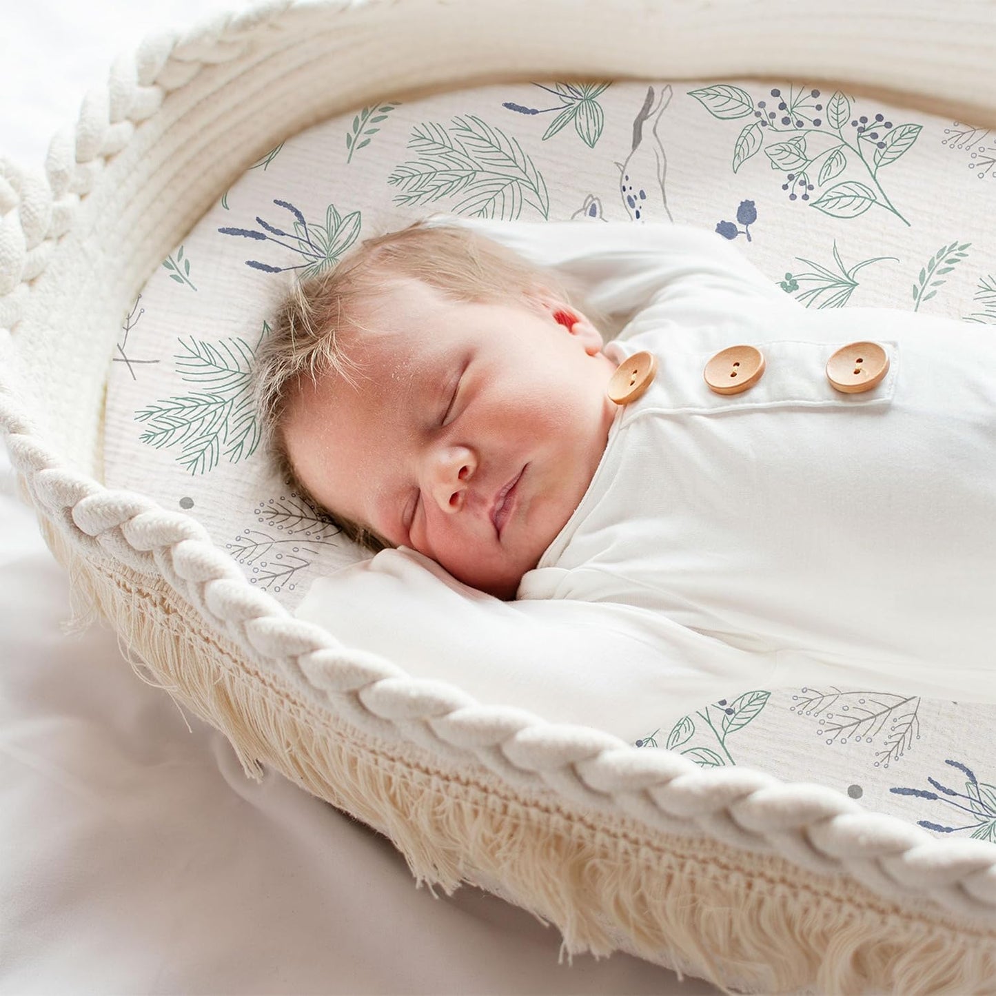 Muslin Bassinet Fitted Sheets 2 Pack, Soft Breathable Cotton Baby Bassinet Mattress Sheet Set, 360° Elastic Snug Fit, Universal for Oval, Rectangle & Hourglass Cradle, Unisex Baby Bedding (Cute Cars)