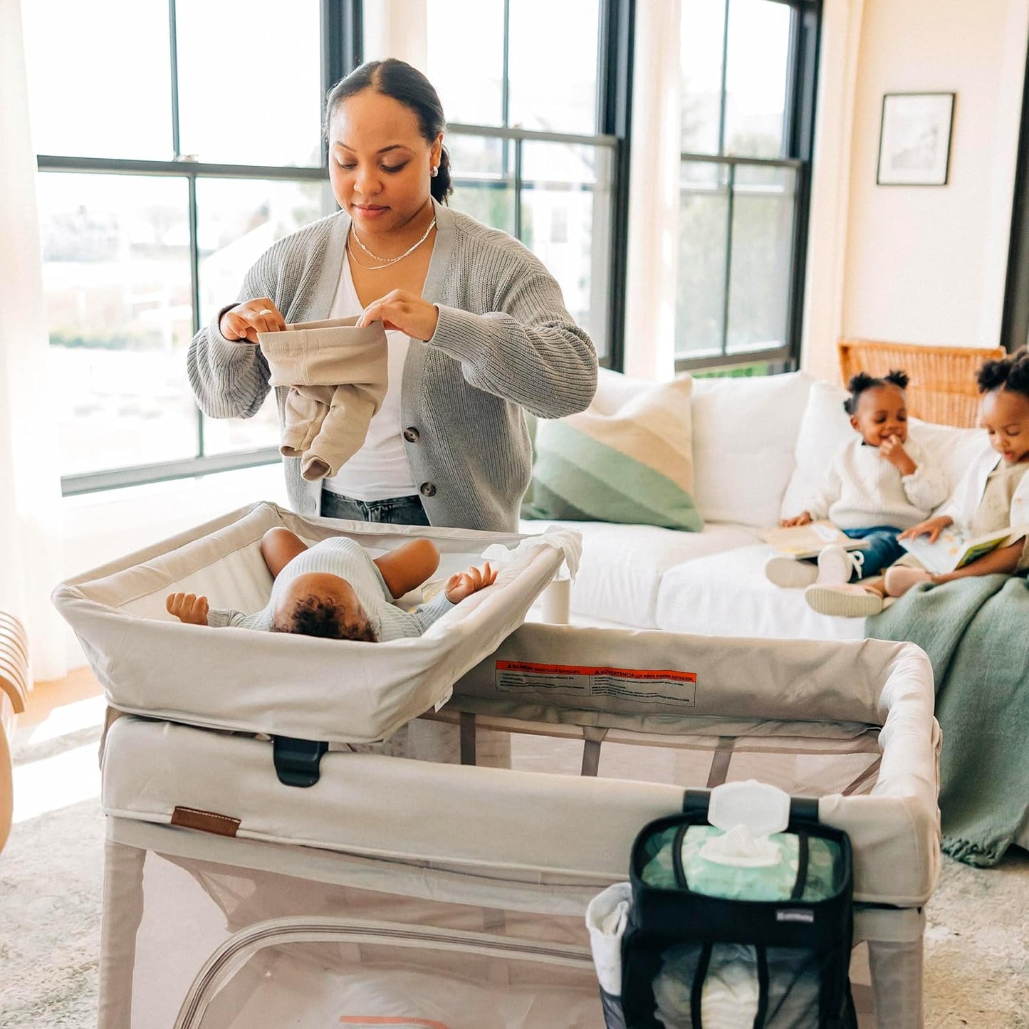 UPPAbaby Remi Changing Station/Wipeable Surface/Simple Attachment and Storage/Charlie (Sand Mélange)