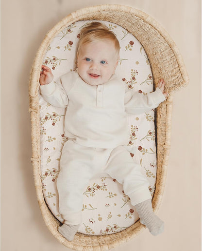 Konssy Muslin Fitted Bassinet Sheets 2 Pack for Baby Girl Boy, Soft Bedside Sleeper Bassinet Sheets Fit for Baby Bassinets, Moses Basket Oval Rectangle Pad/Mattress