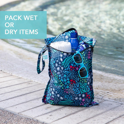 Bumkins Disney Waterproof Wet Bag for Baby, Travel, Swim Suit, Cloth Diapers, Pump Parts, Pool, Gym Clothes, Toiletry, Strap to Stroller, Daycare, Zip Reusable Bag, Packing Pouch, Winnie the Pooh