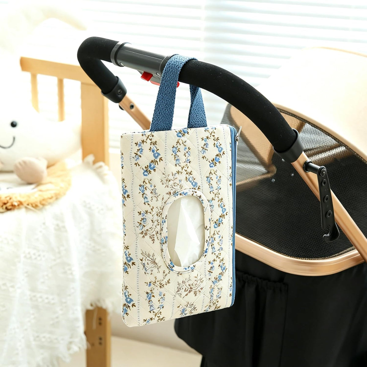 Quilted Baby Wipe Holder Floral Diaper Pouch Portable Quilted Wipes Bag for Car, Stroller (Beige Pattern)