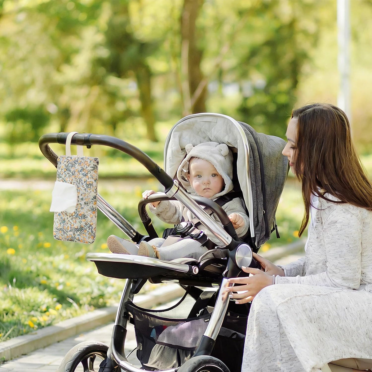 Quilted Baby Wipe Holder Floral Diaper Pouch Portable Quilted Wipes Bag for Car, Stroller (Beige Pattern)