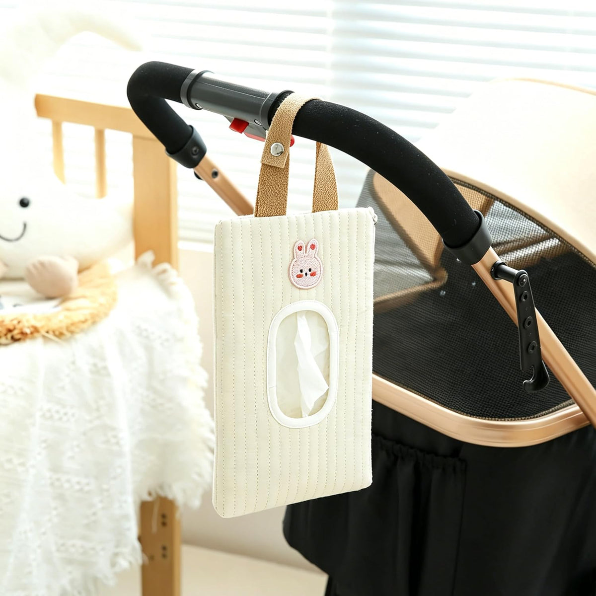 Quilted Baby Wipe Holder Floral Diaper Pouch Portable Quilted Wipes Bag for Car, Stroller (Beige Pattern)