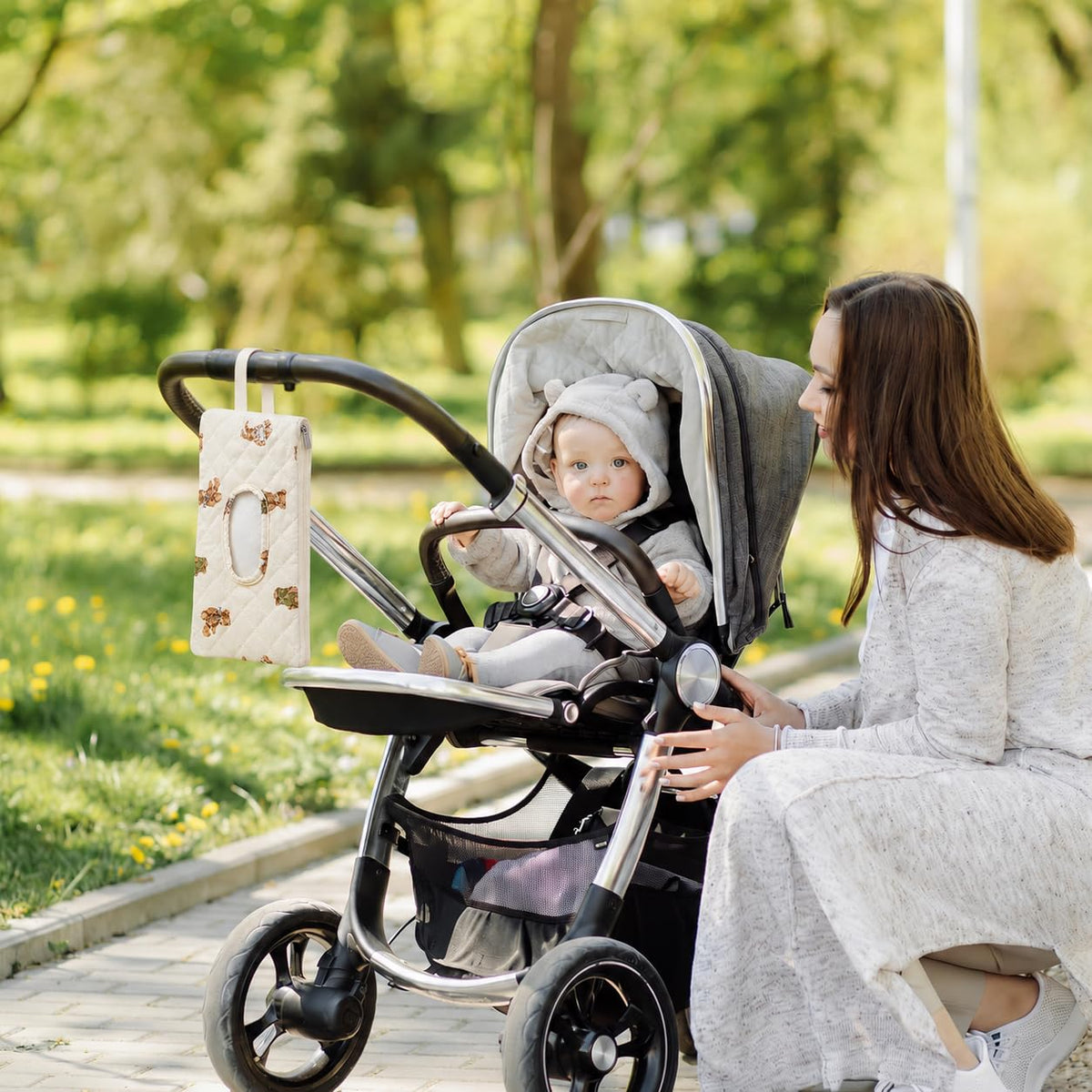 Quilted Baby Wipe Holder Floral Diaper Pouch Portable Quilted Wipes Bag for Car, Stroller (Beige Pattern)