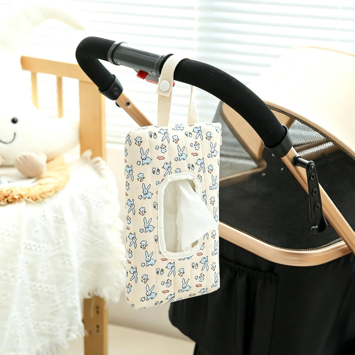 Quilted Baby Wipe Holder Floral Diaper Pouch Portable Quilted Wipes Bag for Car, Stroller (Beige Pattern)