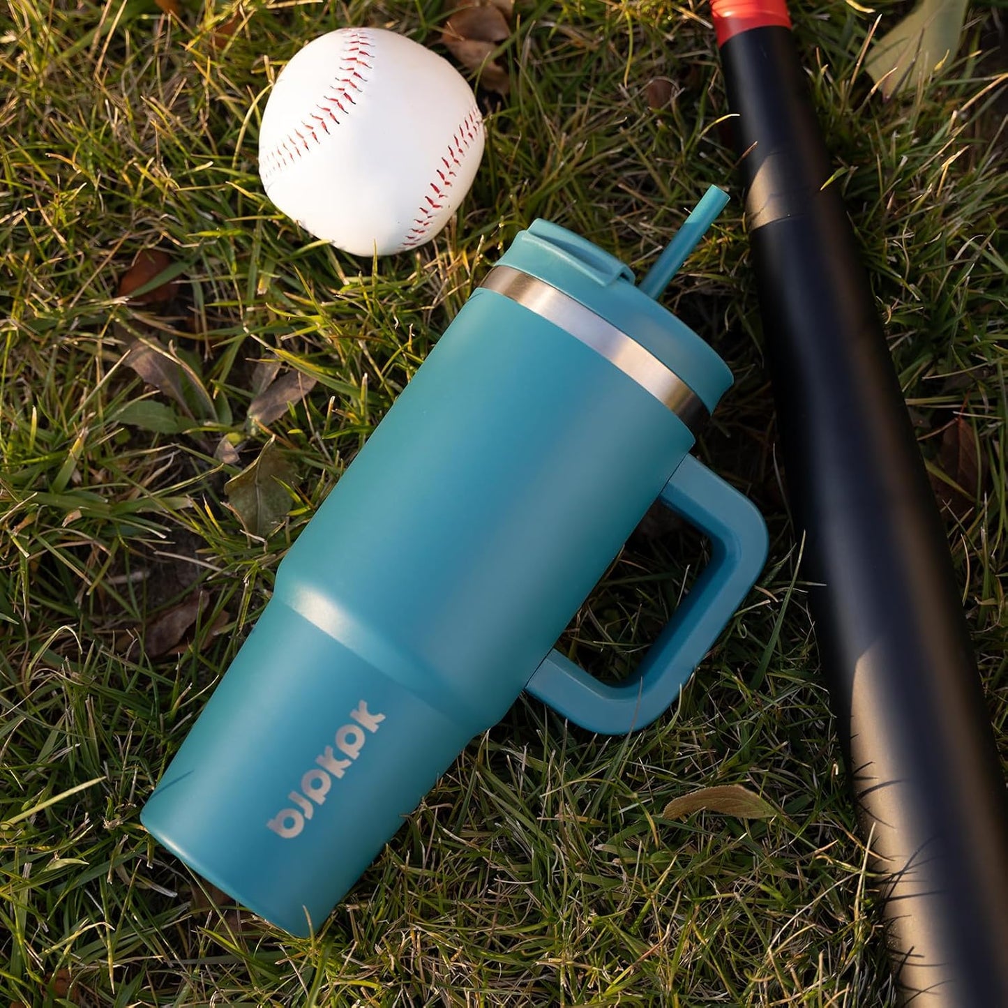 30 oz Insulated Tumbler with Handle & Straw, Stainless Steel | Double Wall Vacuum Insulation, Leak Proof, BPA Free, Dishwasher Safe, Cupholder Friendly, Travel & Outdoor, Bubble Gum