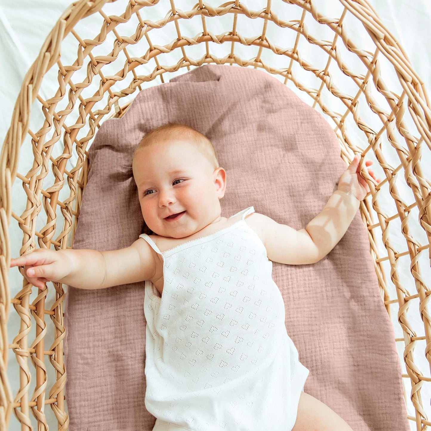 Muslin Bassinet Fitted Sheets 2 Pack, Soft Breathable Cotton Baby Bassinet Mattress Sheet Set, 360° Elastic Snug Fit, Universal for Oval, Rectangle & Hourglass Cradle, Unisex Baby Bedding (Cute Cars)
