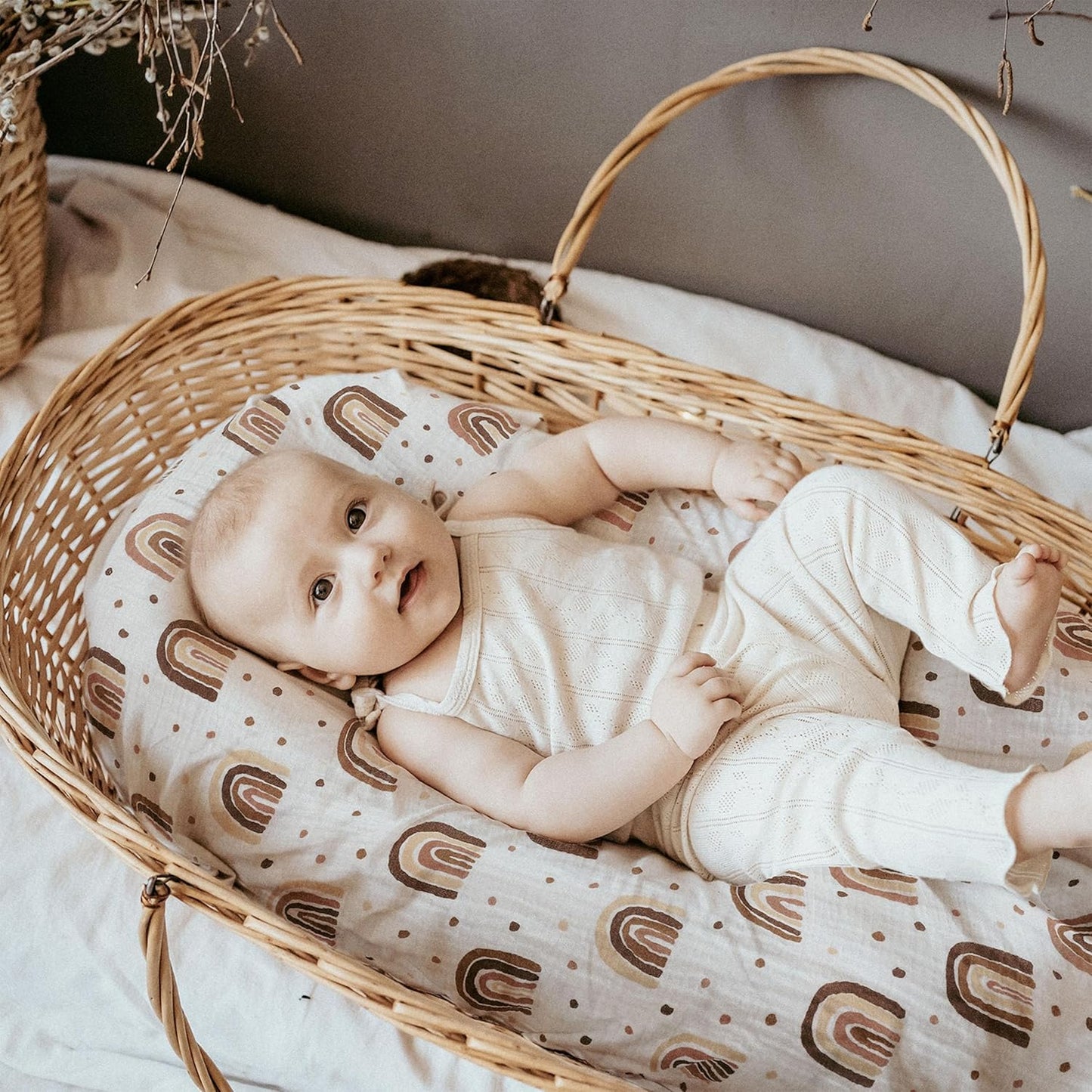 Muslin Bassinet Fitted Sheets 2 Pack, Soft Breathable Cotton Baby Bassinet Mattress Sheet Set, 360° Elastic Snug Fit, Universal for Oval, Rectangle & Hourglass Cradle, Unisex Baby Bedding (Cute Cars)