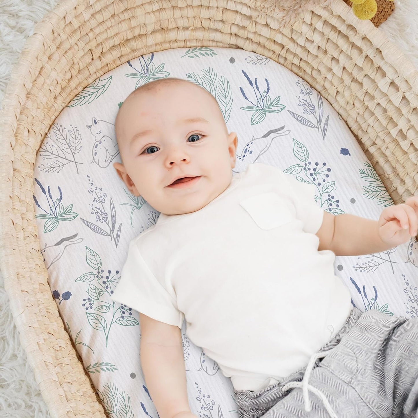 Muslin Bassinet Fitted Sheets 2 Pack, Soft Breathable Cotton Baby Bassinet Mattress Sheet Set, 360° Elastic Snug Fit, Universal for Oval, Rectangle & Hourglass Cradle, Unisex Baby Bedding (Cute Cars)