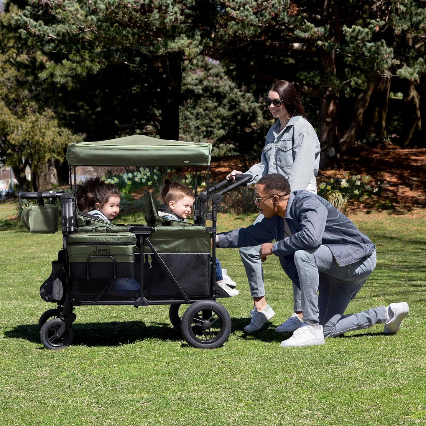 Jeep Wrangler Deluxe 4 Seater Stroller Wagon by Delta Children - Premium Quad Stroller Wagon for 4 Kids with Convertible Seats, Adjustable Push/Pull Handles, Removable Canopy & Flat Fold, Grey