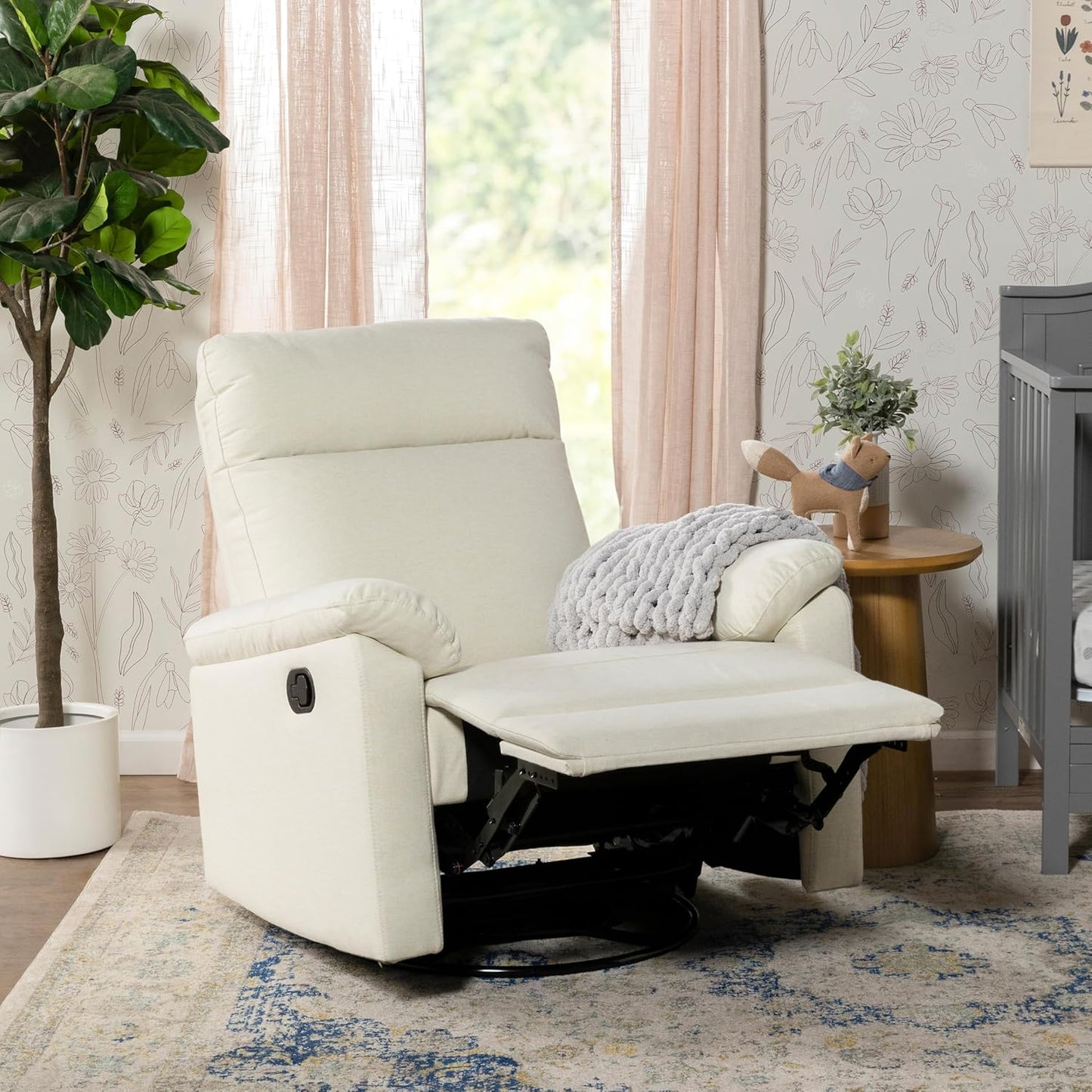 Davinci Suzy Glider Recliner Nursery Chair - Glider Rocking Chair for Nursery and Living Room - GREENGUARD Gold, FSC & Certi-PUR US Certified - 360° Swivel Rocker Recliner Chair (Cozy Cream Boucle)