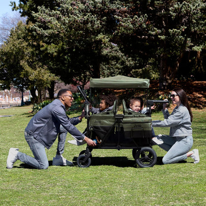 Jeep Wrangler Deluxe 4 Seater Stroller Wagon by Delta Children - Premium Quad Stroller Wagon for 4 Kids with Convertible Seats, Adjustable Push/Pull Handles, Removable Canopy & Flat Fold, Grey
