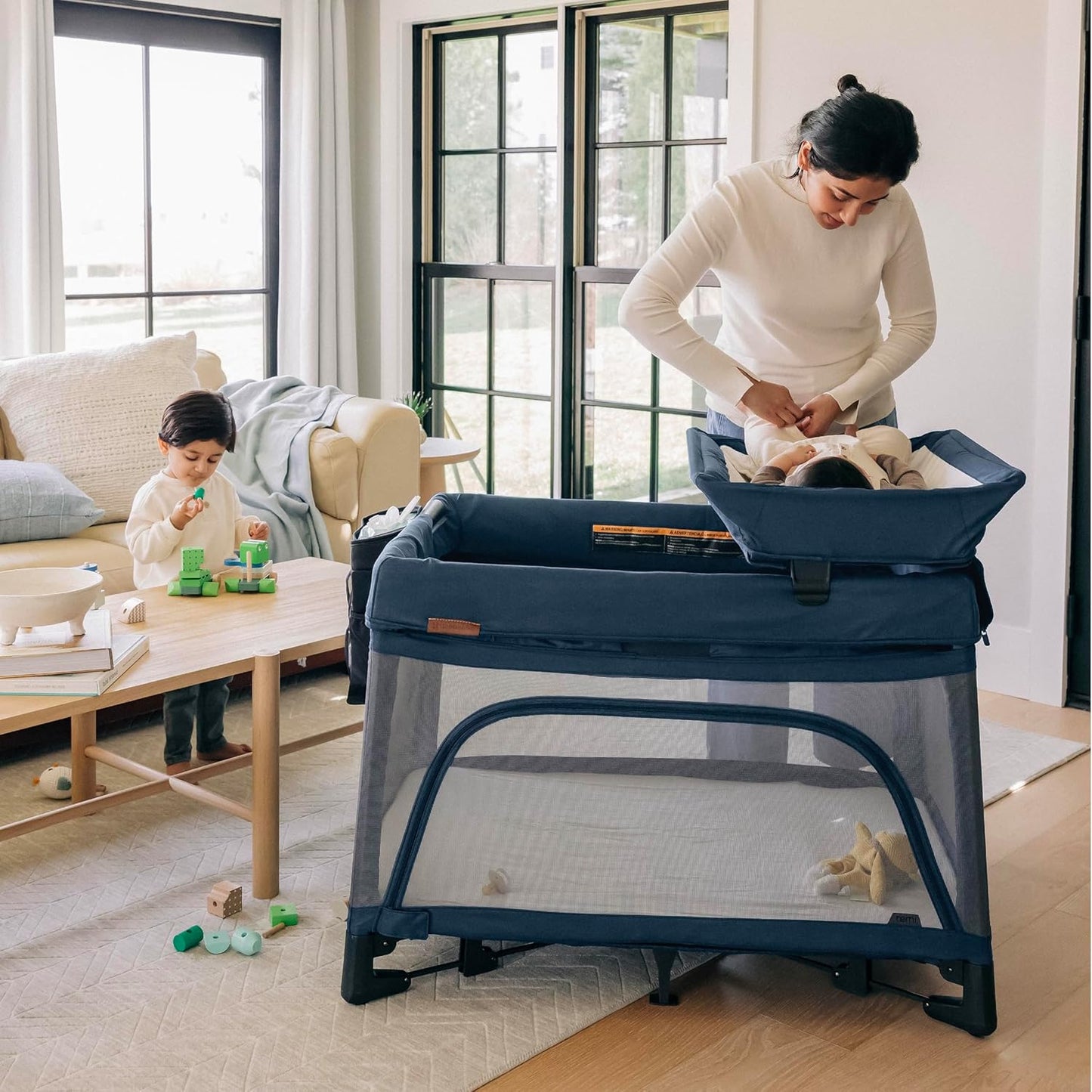 UPPAbaby Remi Changing Station/Wipeable Surface/Simple Attachment and Storage/Charlie (Sand Mélange)