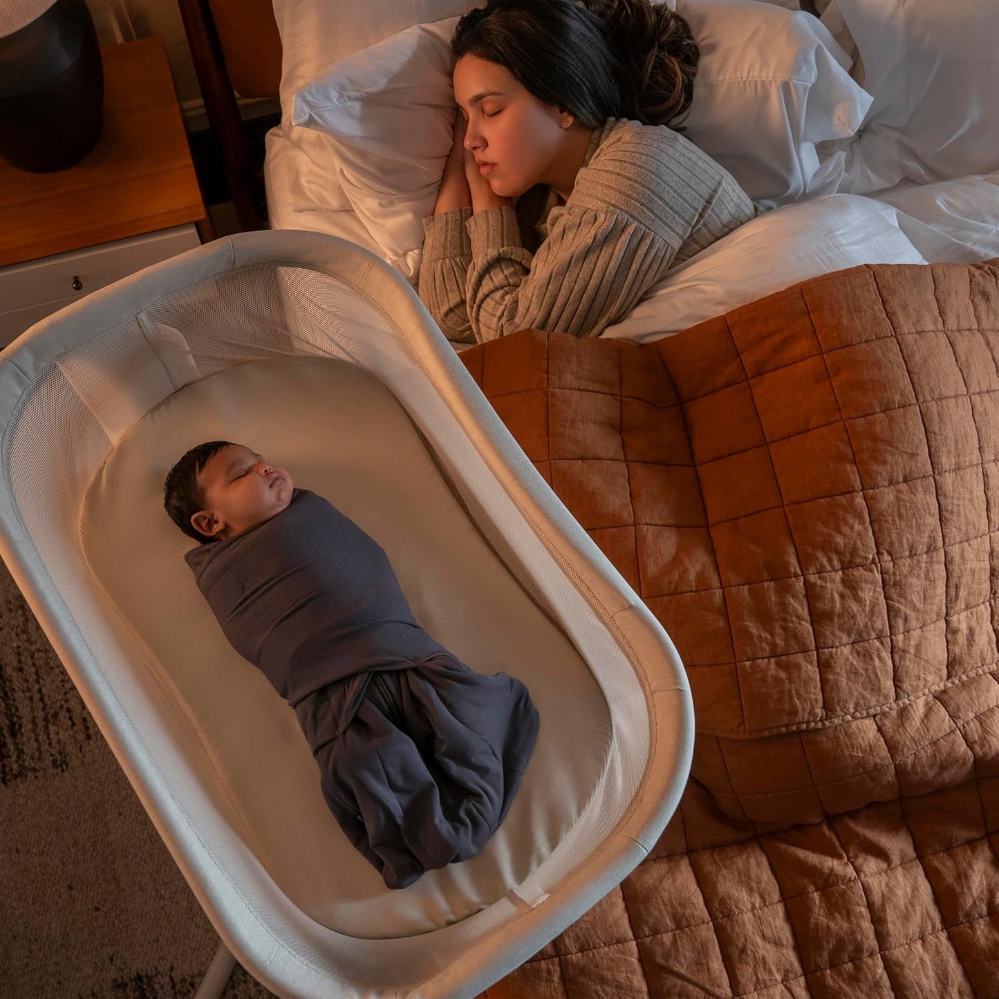 HALO BassiNest Swivel Sleeper 3.0 – Over-Bed Baby Bassinet with 360 Rotation, Adjustable Height, Breathable Mesh, Safe Close Sleeping, Lowering Wall for Easy Access, Feeding & C-Section Recovery