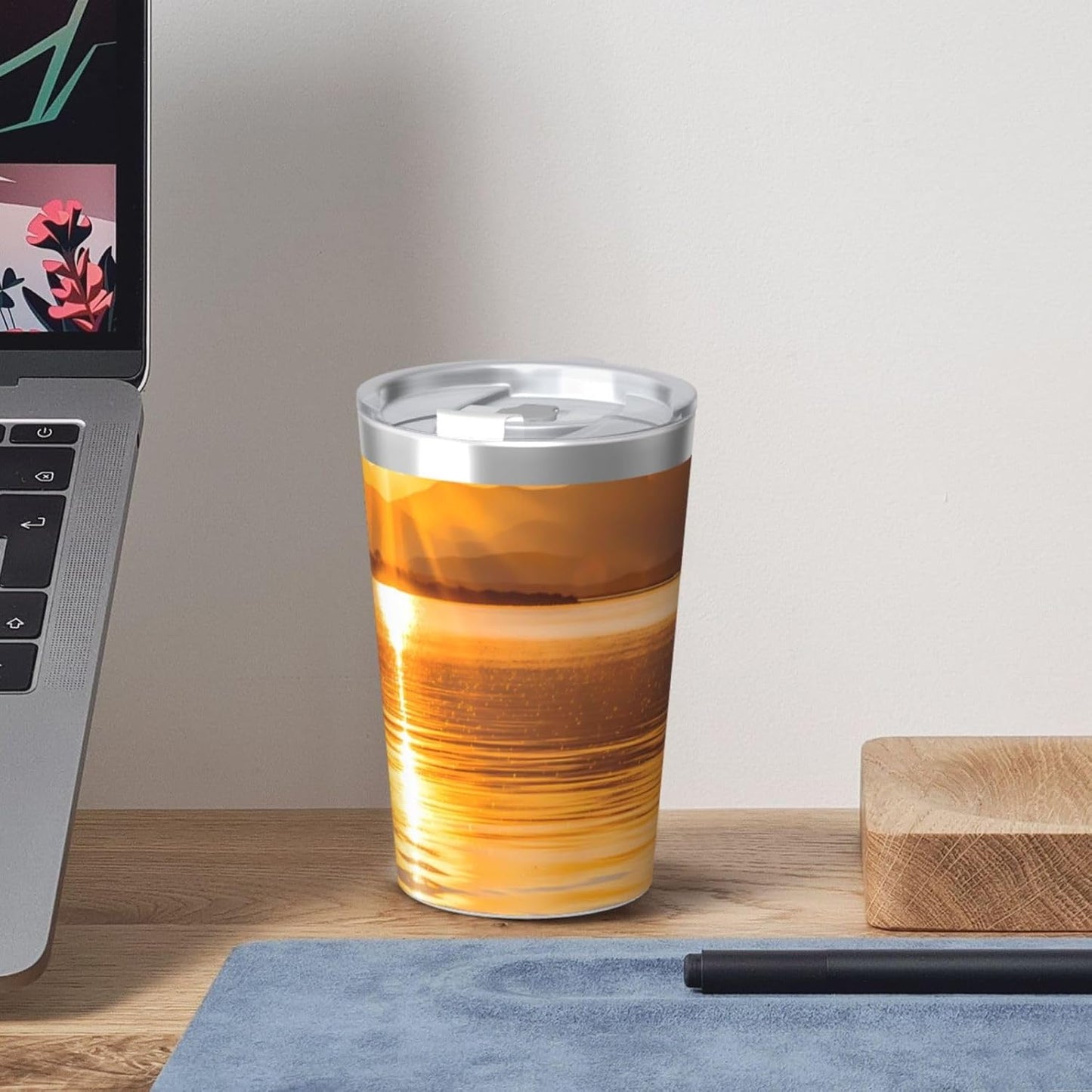 Clear and crystalline Insulated Straw Cup Ideal for Gym use or Carrying on The go