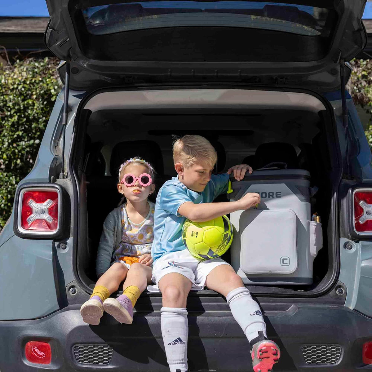 Magnetic Leak Proof Soft Cooler with Waterproof Zipper | Insulated Bag Portable Ice Chest Box | Best Soft Cooler for Food & Beverages for Tailgating, Car Camping, Travel, and Family Beach Picnics