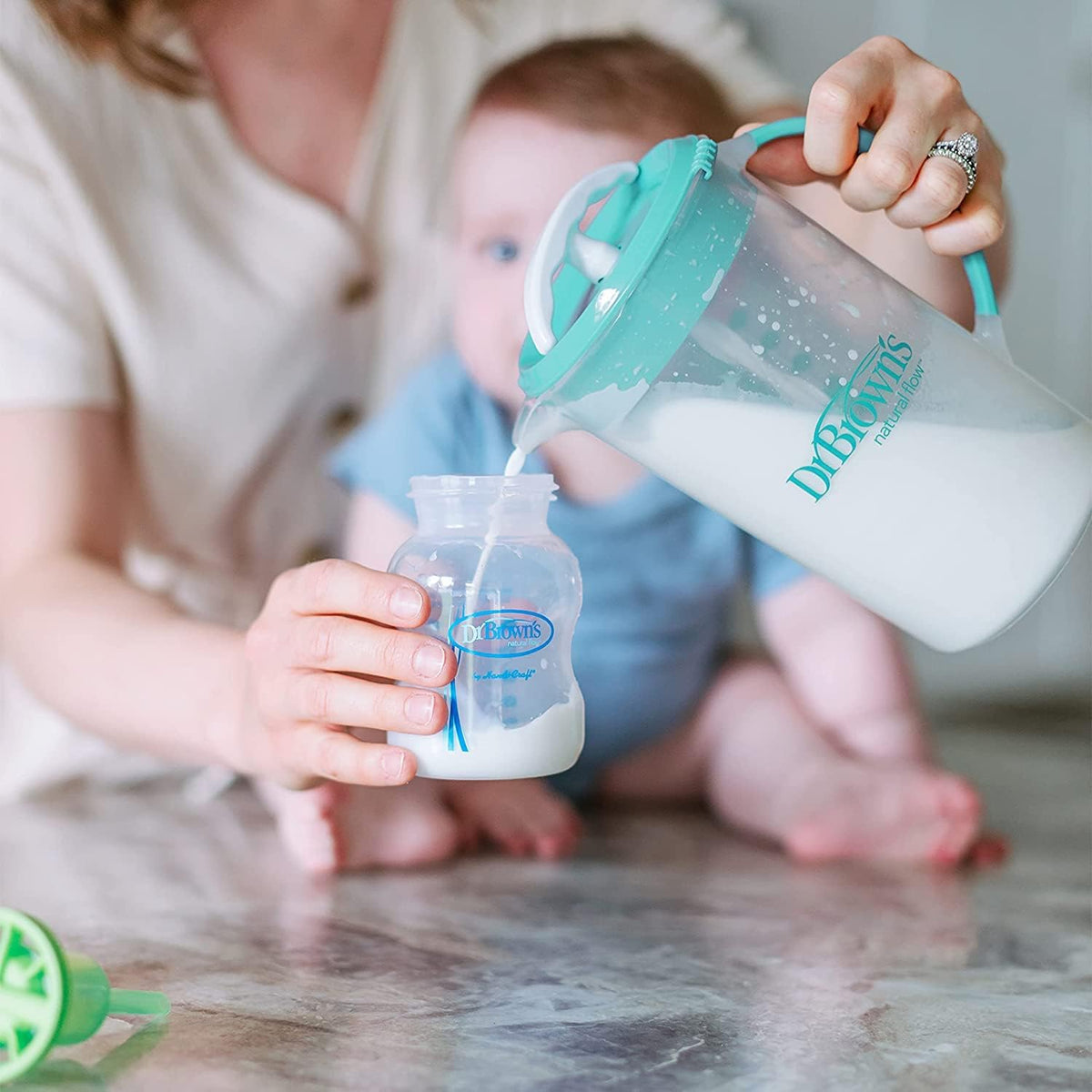 Baby Formula Mixing Pitcher 36oz, Blue with Anti-Colic Options+ Narrow Baby Bottles, 4 Pack, 4 oz
