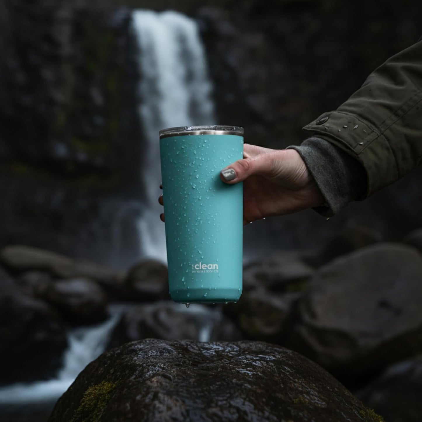 THE CLEAN HYDRATION CO. Insulated Ceramic Coated Tumbler 20 oz | Spill Proof Lid | Vacuum Insulated | Keeps Beverages Taste Intact, Aqua