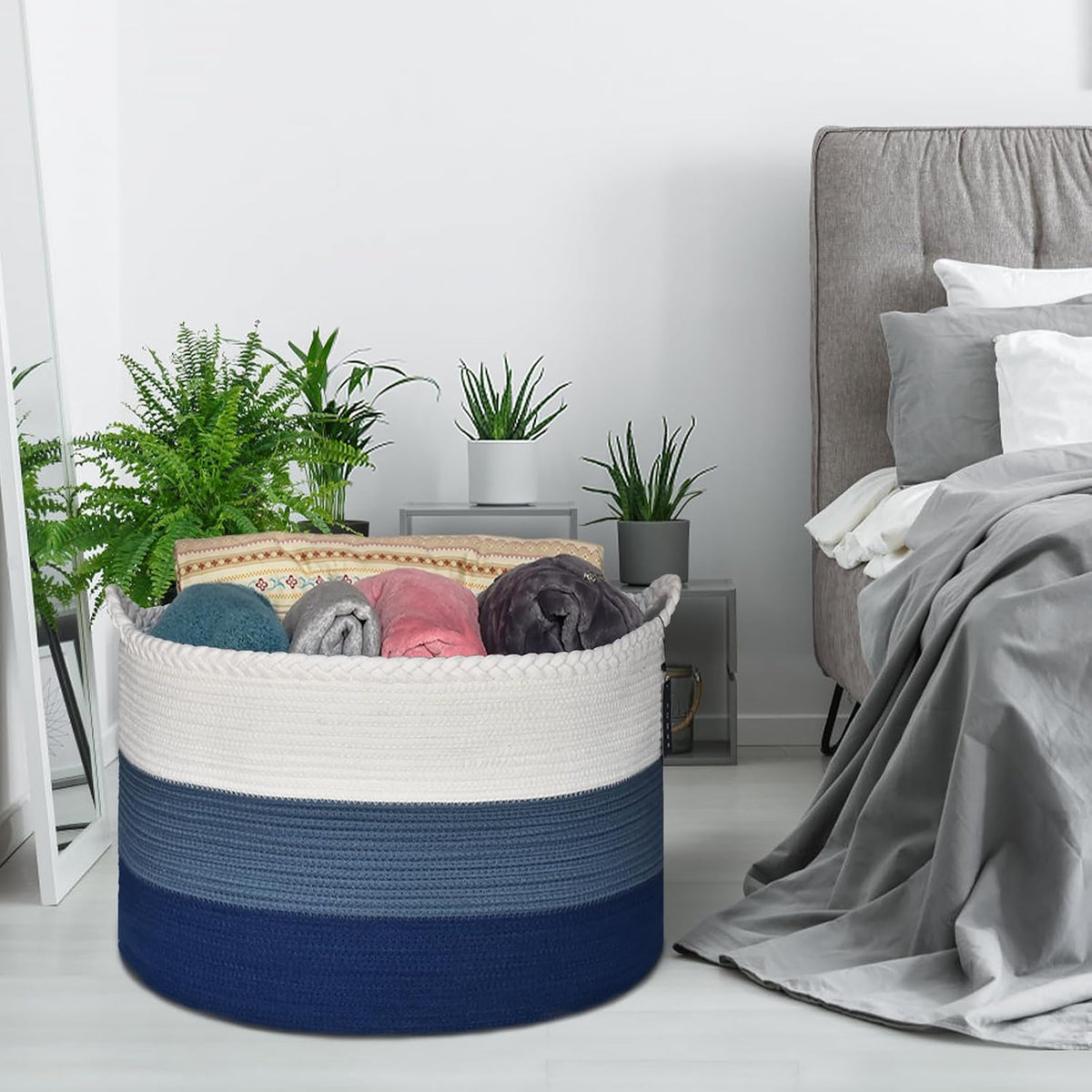 XXXLarge Woven Blanket & Laundry Basket, 87L, White & Gradient Brown