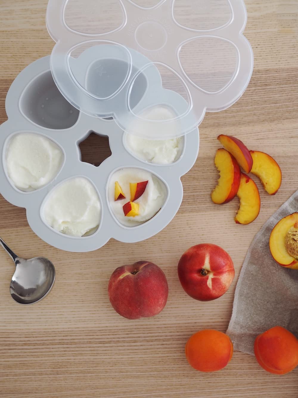 BEABA Multiportions Premium Quality Silicone Baby Food Storage Container, Baby Food Freezer Tray with Clip-On Lid, Oven and Freezer Safe, Made in Italy, Cloud, 5 oz