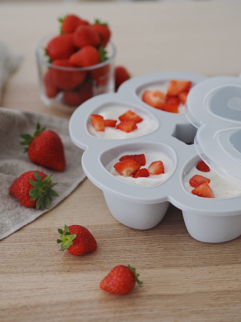 BEABA Multiportions Premium Quality Silicone Baby Food Storage Container, Baby Food Freezer Tray with Clip-On Lid, Oven and Freezer Safe, Made in Italy, Cloud, 5 oz