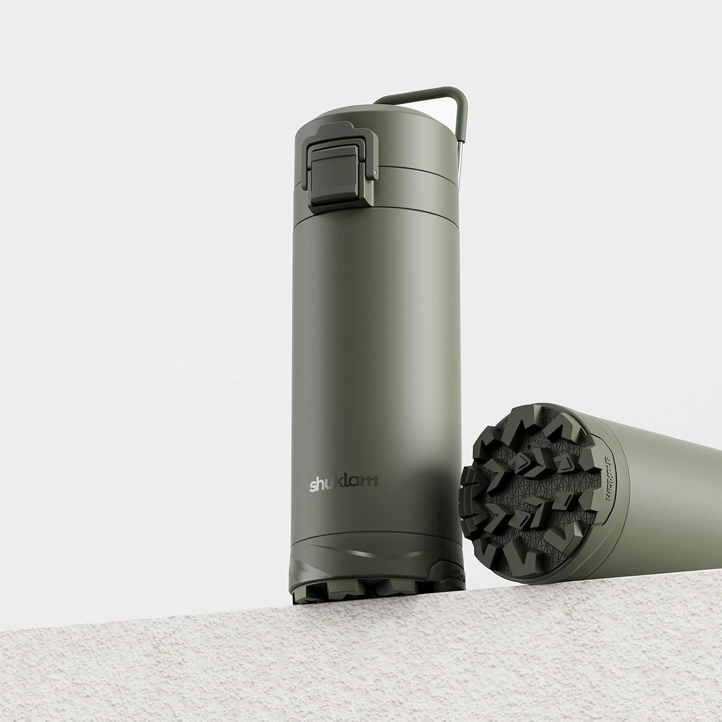 Outdoor Stainless Steel Insulated Tumbler, 19.6oz | One-Touch Splash-Proof Lid, Scratch-Resistant Coating, Non-Slip Base, Portable Carry Handle