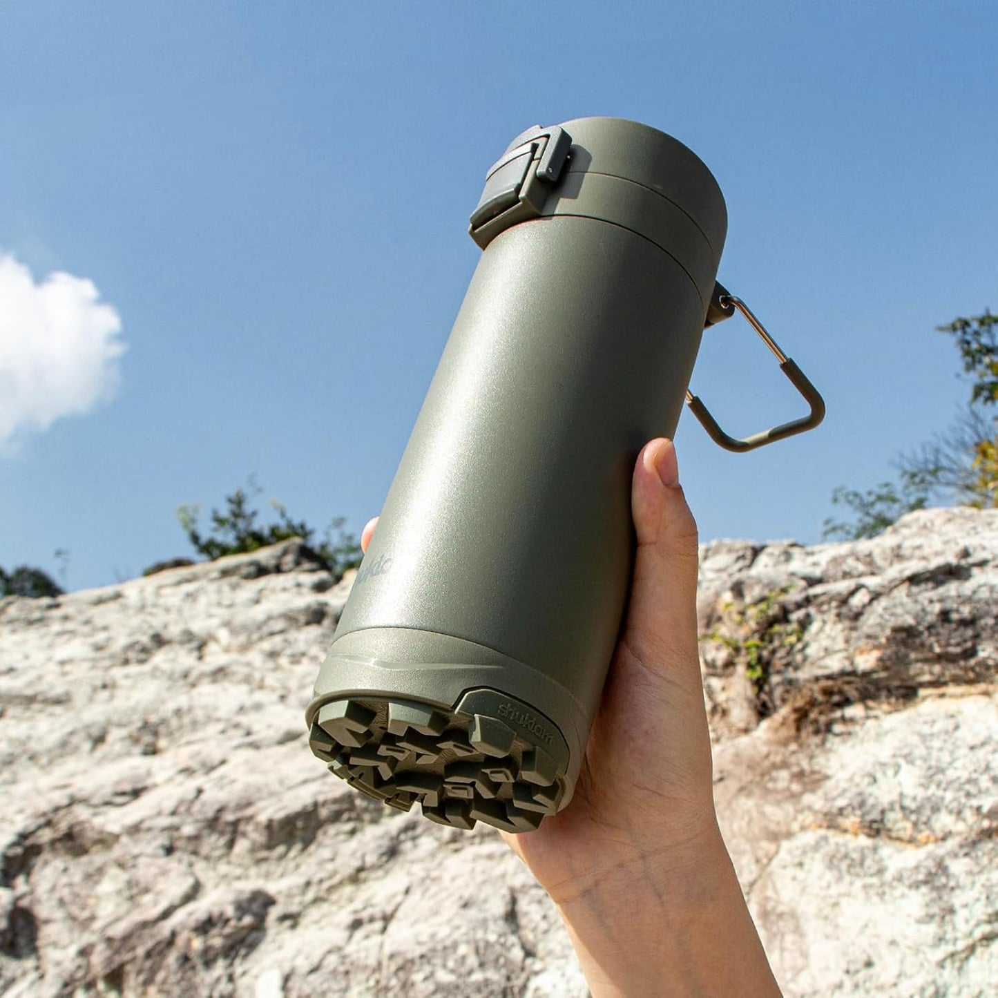Outdoor Stainless Steel Insulated Tumbler, 19.6oz | One-Touch Splash-Proof Lid, Scratch-Resistant Coating, Non-Slip Base, Portable Carry Handle