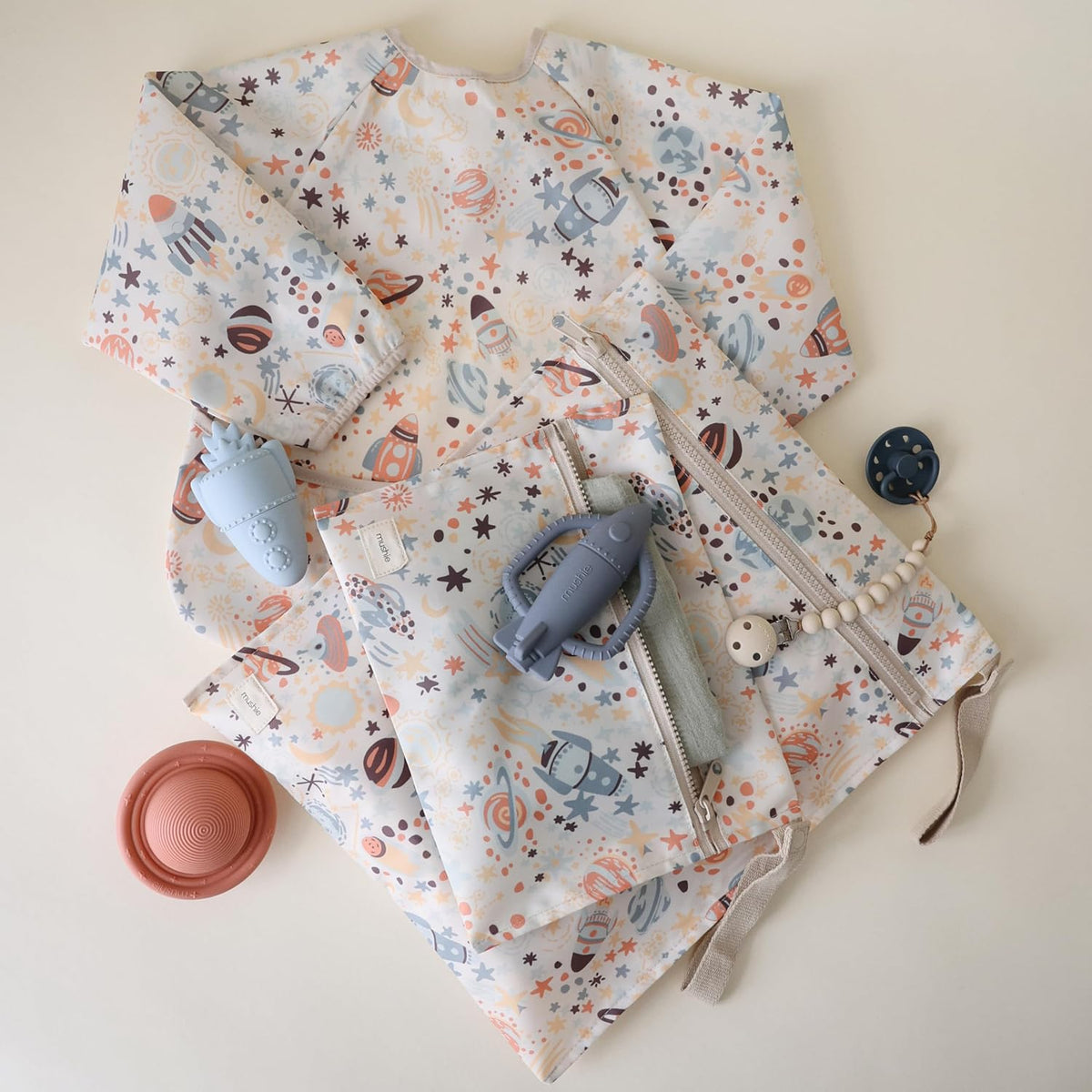 Water Resistant Wet Bags | Large & Small Reusable Storage Bag for Baby Items and Travel | Zippered Pockets with Handle | Machine Washable, Set of 2 (Bees)