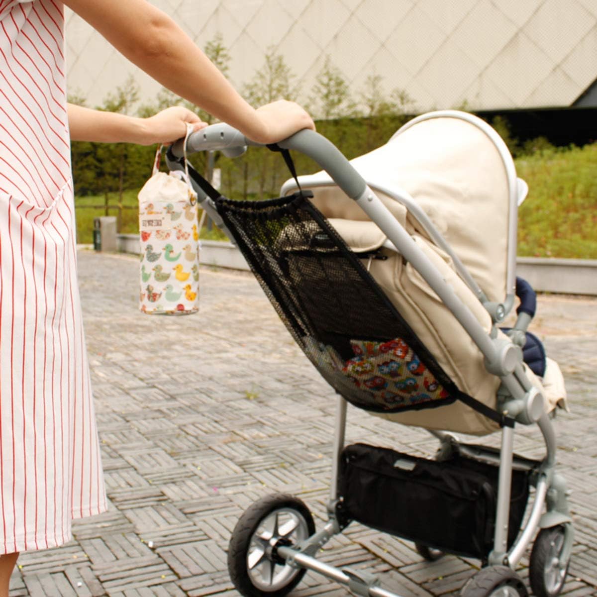 Universal Baby Stroller Hanging Mesh Pocket with Detachable Straps, 35x50cm