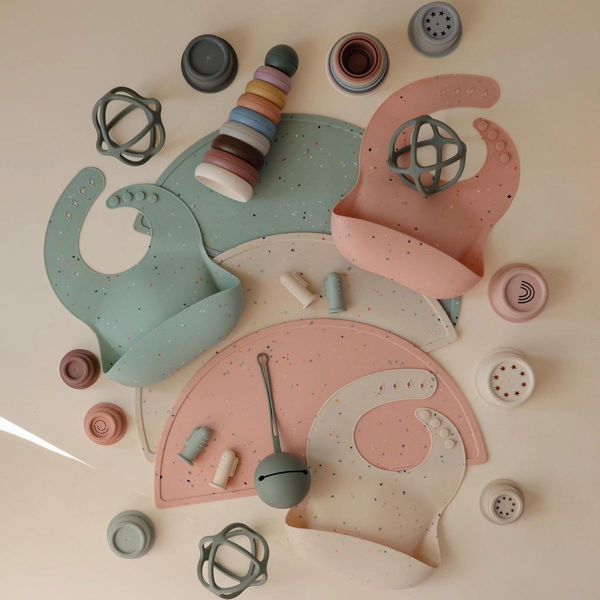Silicone Placemat for Kids | BPA-Free Non-Slip Design (Dinosaurs)