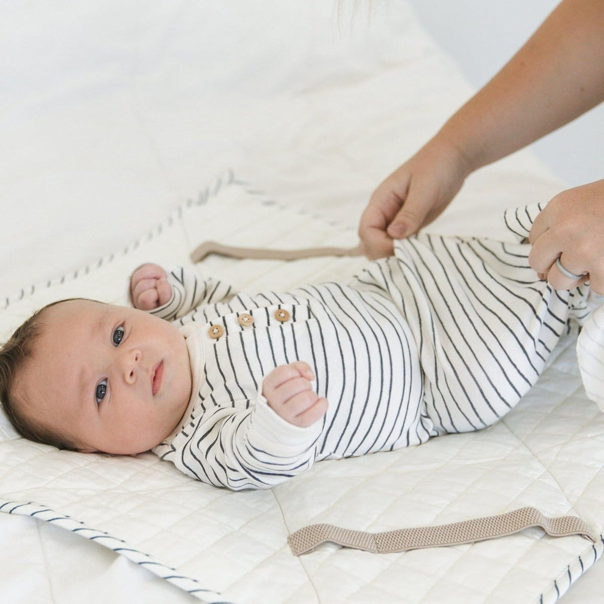 Organic Portable Changing Pad GOTS Certified Organic Cotton Fill Portable Diaper Changing Mat Diaper Clutch Changing Station Kit Compact Travel Pad (33"x34", Safari)