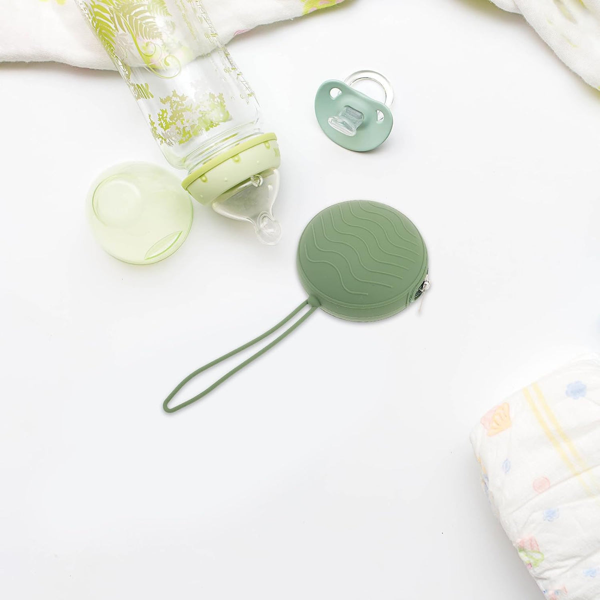 2pcs Silicone Pacifier Storage Case Featuring Zipper Design Portable Small Coin Purse for Travel and Daily Use