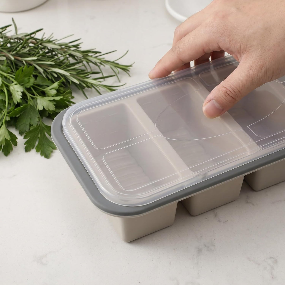 Silicone Freezer Tray with Lid - 1 Cup Soup Cube Portion Mold - 4 Compartment Freezer Molds for Freezing Broth, Sauce, and Stock, Meal Prep Pink