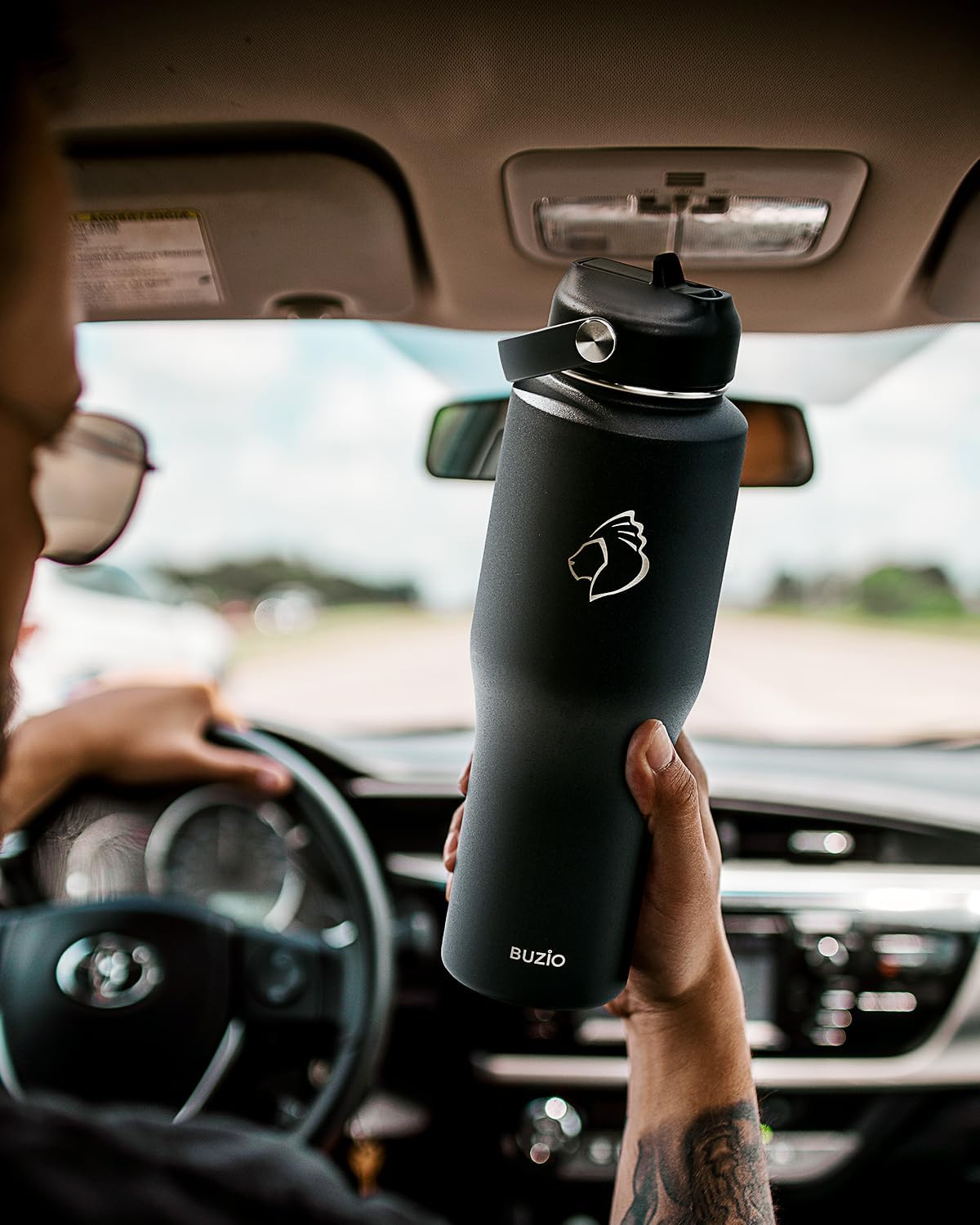 32 oz Insulated Water Bottle Fits in Car Cup Holders, Stainless Steel | Cup Holder Friendly Tumbler, 48 Hrs Cold, Leakproof Straw Lid, Triple Walled Metal Bottles for Travel