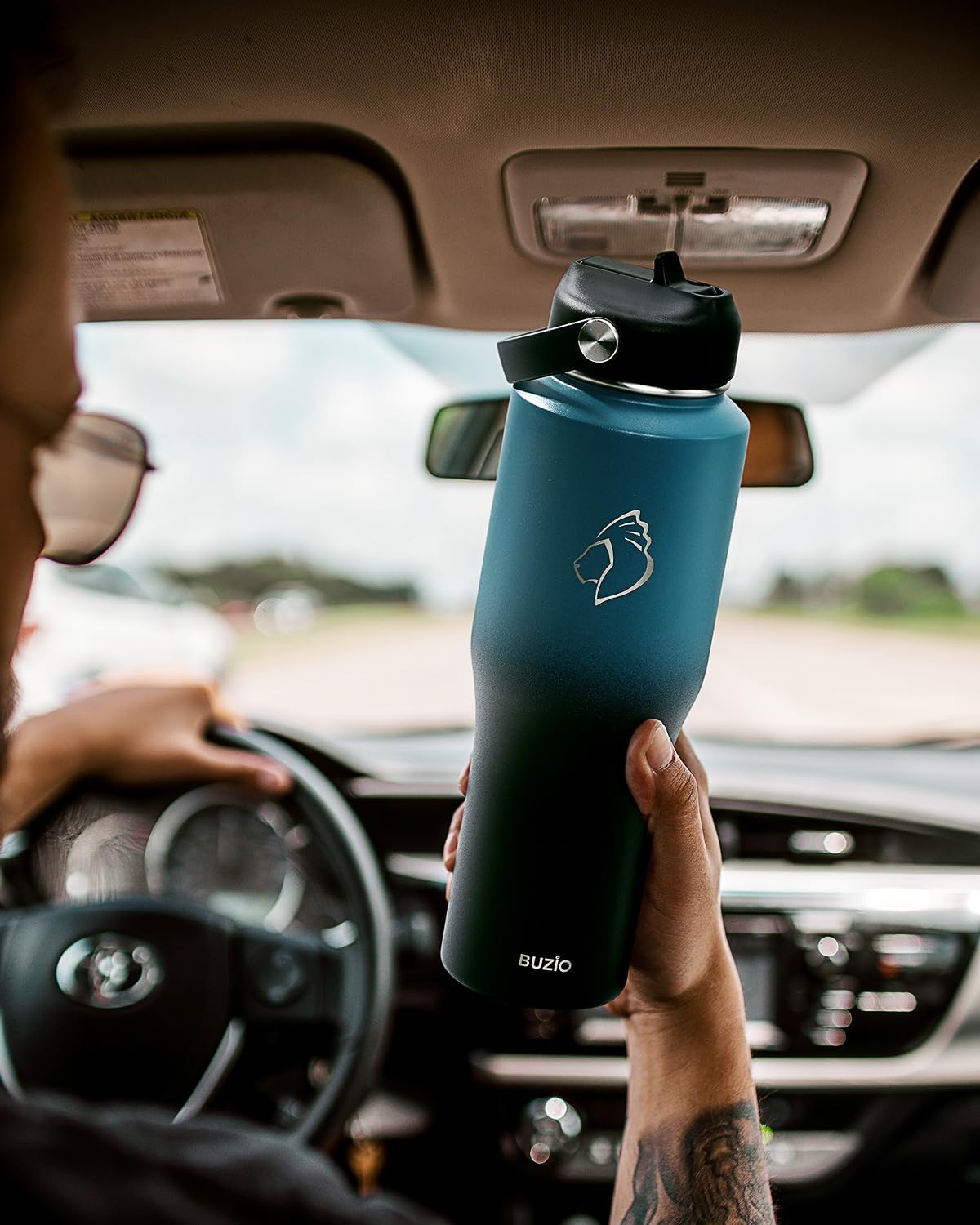 32 oz Insulated Water Bottle Fits in Car Cup Holders, Stainless Steel | Cup Holder Friendly Tumbler, 48 Hrs Cold, Leakproof Straw Lid, Triple Walled Metal Bottles for Travel