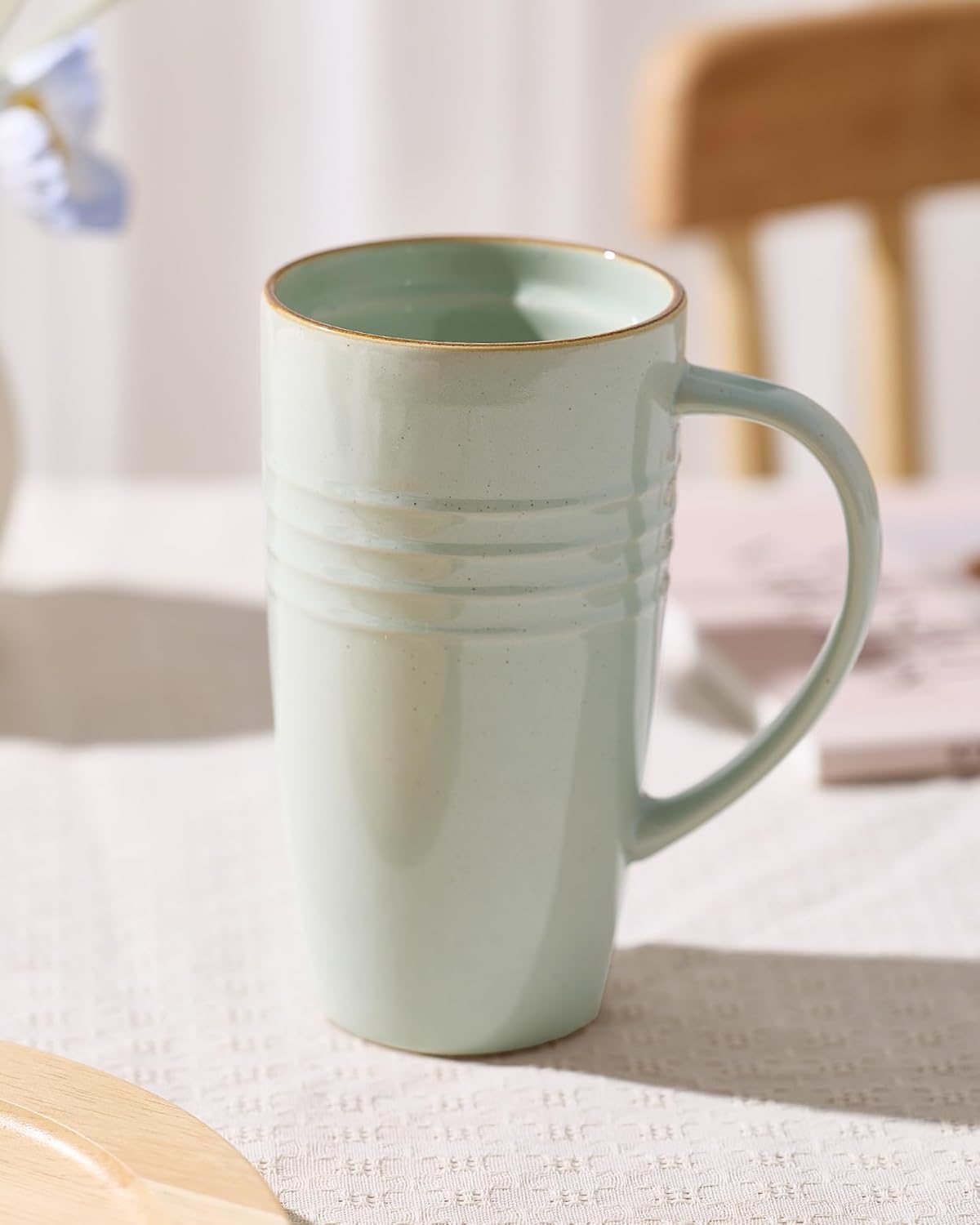 Jupiter Large Coffee Mug, 20oz Coffee Mug with Lid, Ceramic Cup | Stoneware Cup with Handle for Coffee, Latte, Cappuccino, Tea, Cocoa, Milk, Microwave and Dishwasher Safe, Light Pink