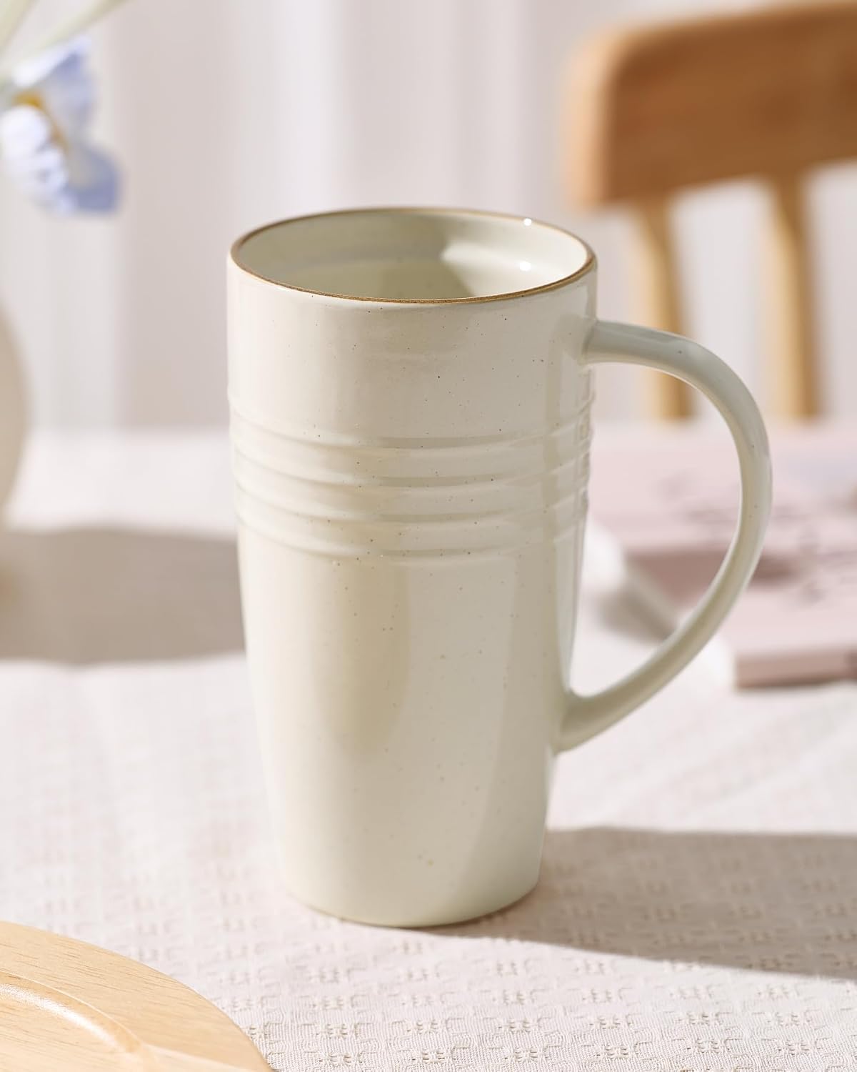 Jupiter Large Coffee Mug, 20oz Coffee Mug with Lid, Ceramic Cup | Stoneware Cup with Handle for Coffee, Latte, Cappuccino, Tea, Cocoa, Milk, Microwave and Dishwasher Safe, Light Pink