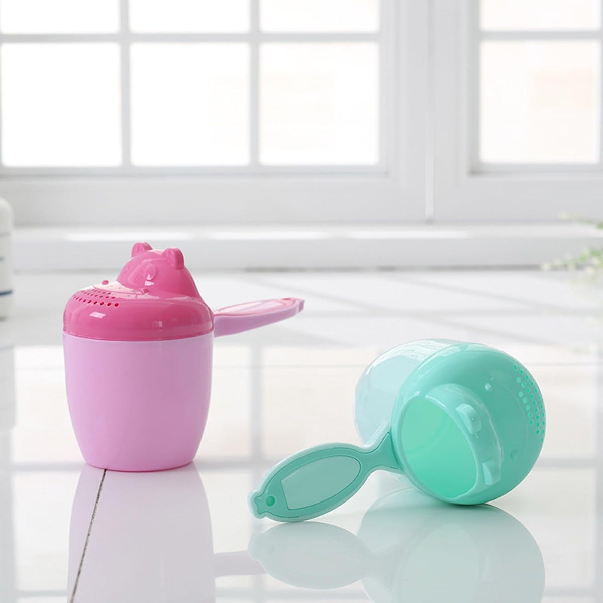 Rinser Shampoo Cup Sprinkler Watering Cup for Bath Hair Washing Bathroom Ear Eye Protective Rinse Bath Rinse Tear Free Waterfall