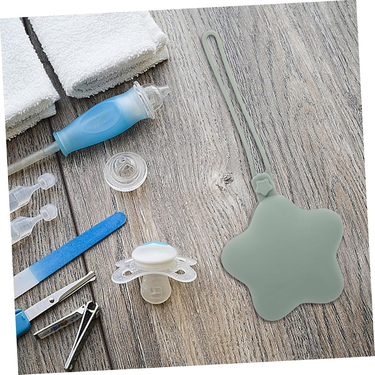 Totority 2pcs Silicone Holder Case Portable Storage Box Soft Clip for Diaper Bag Clean for Newborn