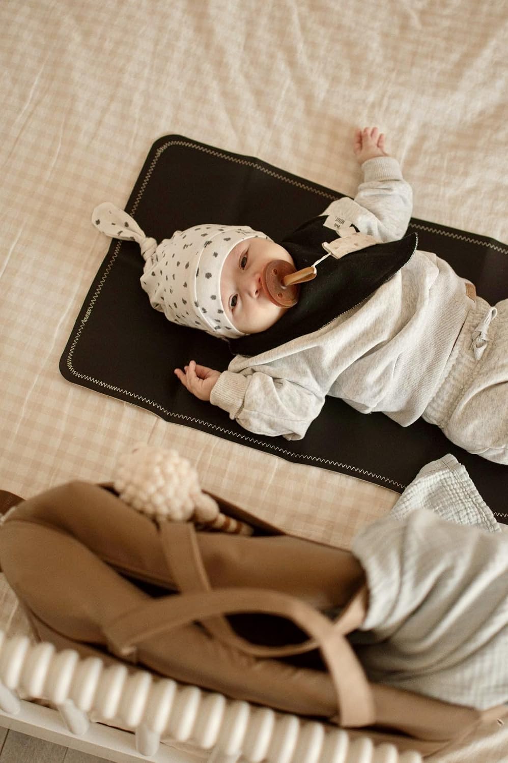 Leather Portable Changing Pad - Vegan Leather - Travel Baby Changing Mat - Multipurpose Portable Diaper Change Station Waterproof 14"x22"